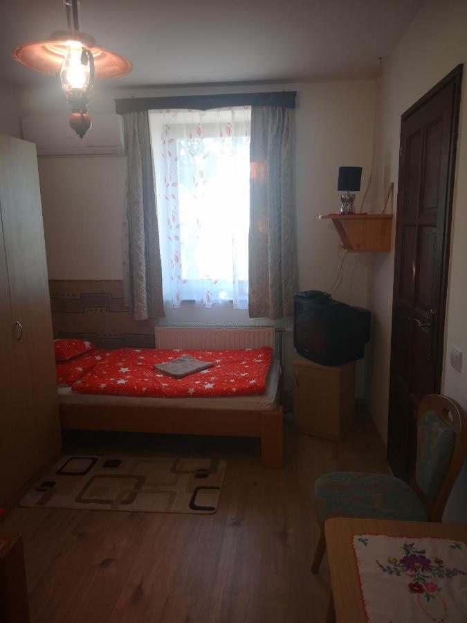Eszter-ház vendégház Kerekegyháza Esterno foto