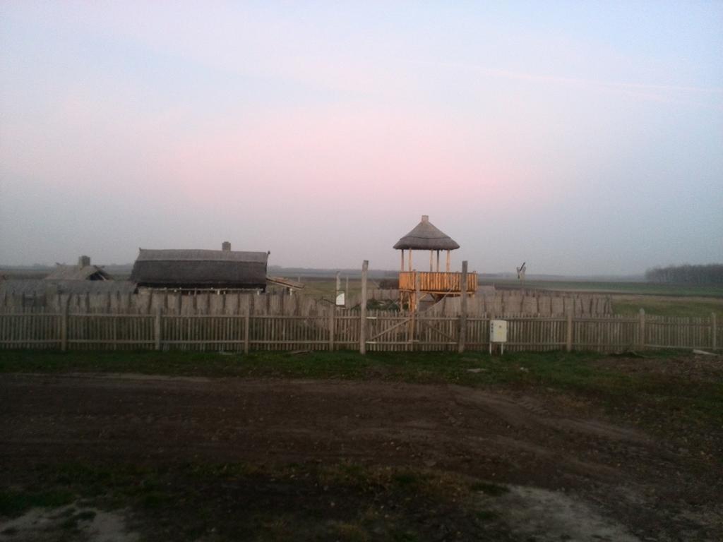 Eszter-ház vendégház Kerekegyháza Esterno foto